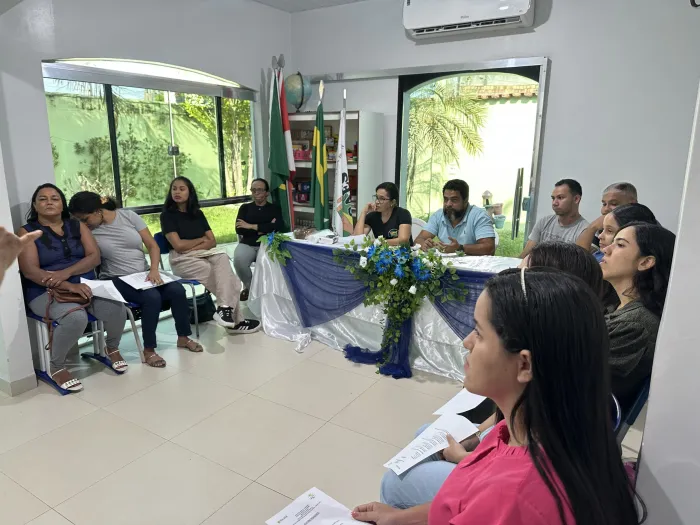 Semed: Reunião com novos intérpretes de libras reforça inclusão nas escolas de Marabá