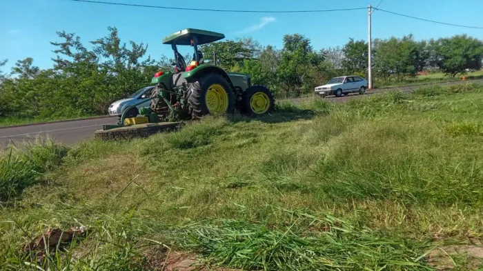 Fiscalização intensificada amplia intimações por mato alto em Araçatuba