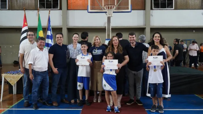 Alunos da rede municipal de Araçatuba se destacam no Prêmio Estímulo “Aluno Nota Dez