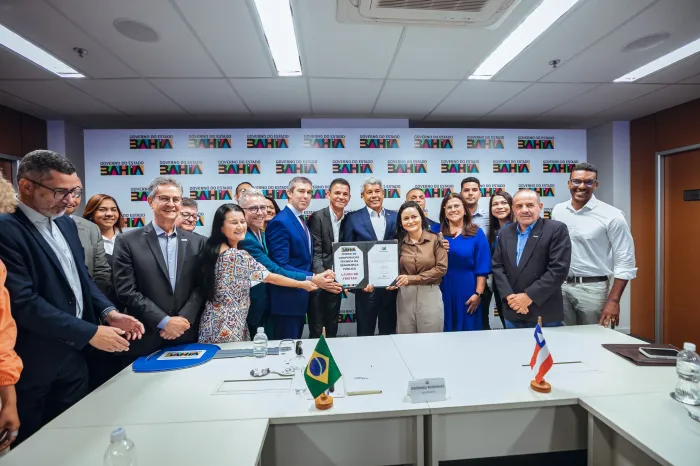Prefeita Débora Regis fortalece parceria com o Estado para impulsionar o desenvolvimento de Lauro de Freitas