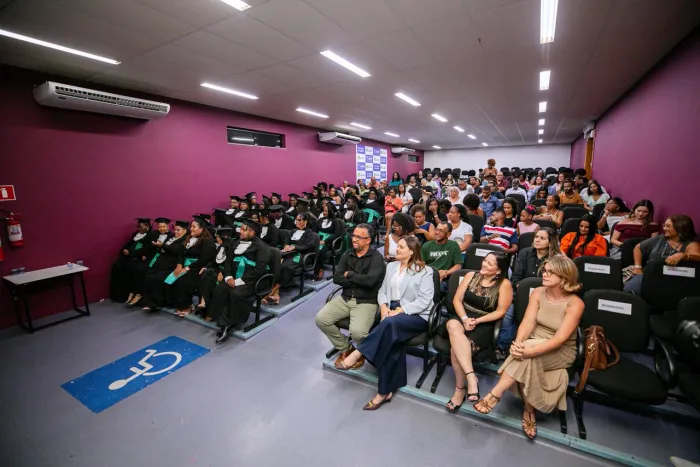 Gestão municipal celebra formatura de agentes de saúde e de endemias