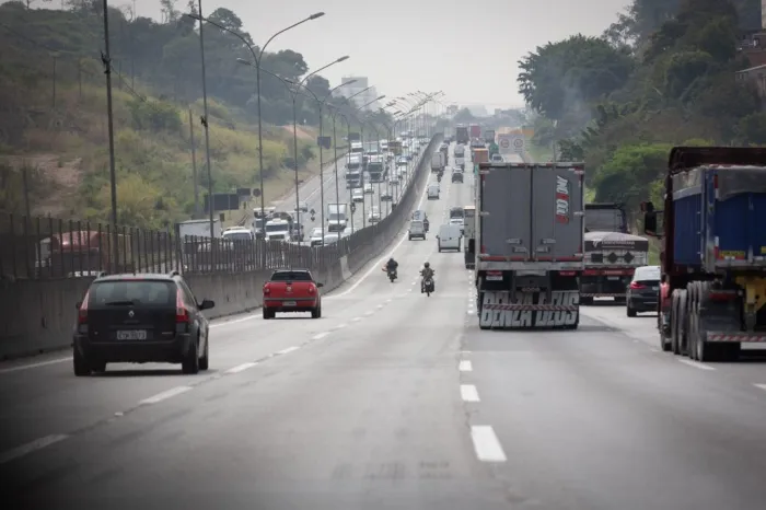Feriado de 12 de Outubro deve levar 18,4 milhões de veículos para as rodovias concedidas de SP