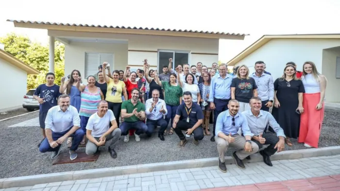 Governador Eduardo Leite entrega 15 casas definitivas em Nova Alvorada pelo Programa A Casa é Sua - Município Resiliência