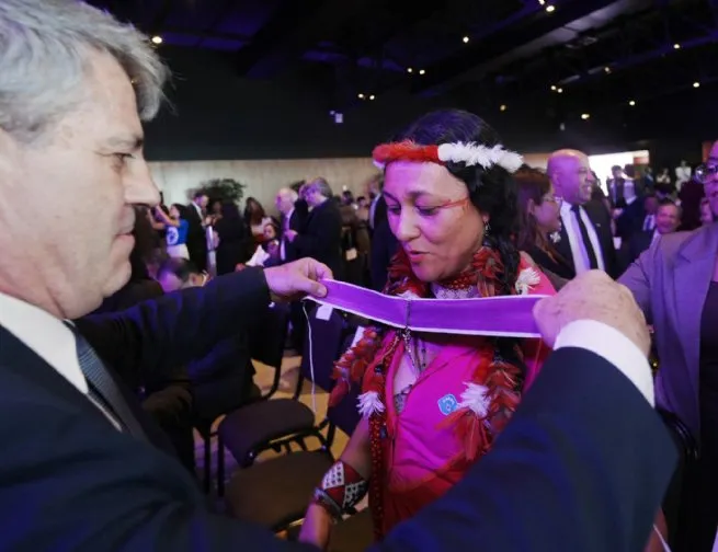 Educadora indígena Cristine Takuá é homenageada com a Ordem Nacional do Mérito Educativo