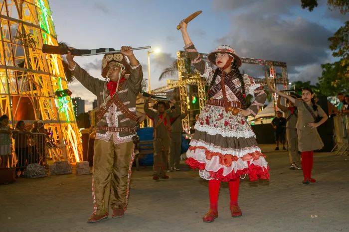 Público aplaude apresentações de culturas populares no Parque Solon de Lucena