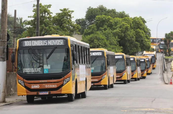 Novos ônibus urbanos são entregues na Zona Oeste - Foto: Marcos de Paula