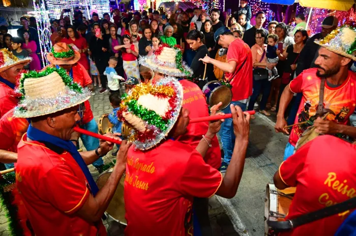 Em mais uma noite de programação, Natal Conquista de luz valoriza tradição e artistas locais