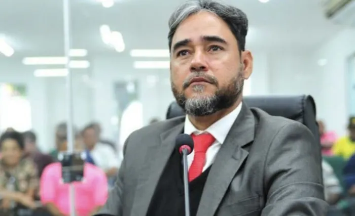 Cícero Lucena lamenta falecimento do vereador Adriano Martins, presidente da Câmara de Bayeux