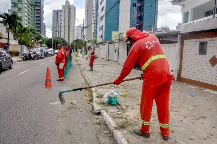 Emlur mantém serviços de conservação e coleta domiciliar mesmo durante as festividades de fim de ano