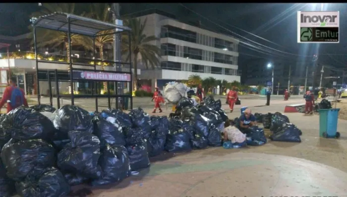 Operação de limpeza da Emlur recolhe 57 toneladas de resíduos entre as praias de Manaíra e Cabo Branco