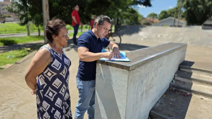 Ao lado de Nice, Zanatta assina ordem de serviço para obras na pista de skate