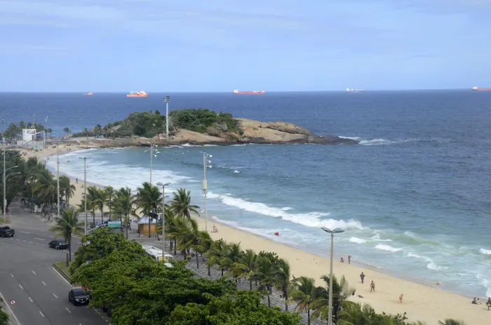 Prefeitura e PM anunciam operação conjunta e novas regras de uso noturno no Arpoador