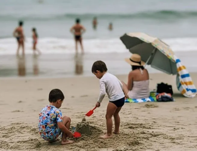 Prefeitura de São Sebastião reforça cuidados com crianças nas praias durante o verão