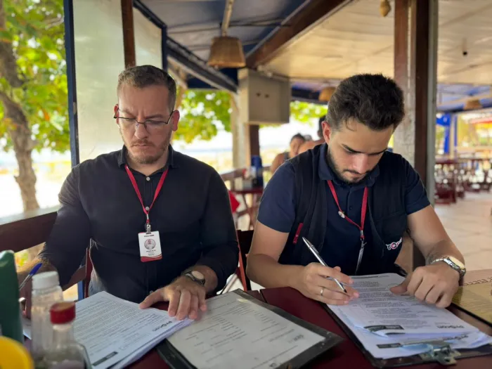 Operação Verão do Procon-JP entrega 40 notificações a restaurantes, bares e similares da Orla