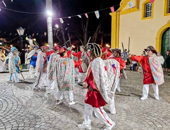 Tradicional Festa da Congada de São Benedito ocorre no dia 18, no bairro São Francisco