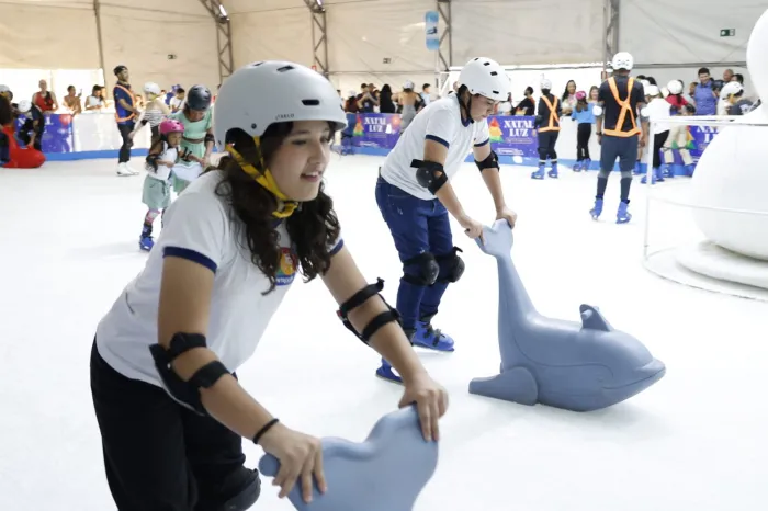 Prefeitura de Petrolina leva estudantes da rede municipal para experiência na pista de patinação