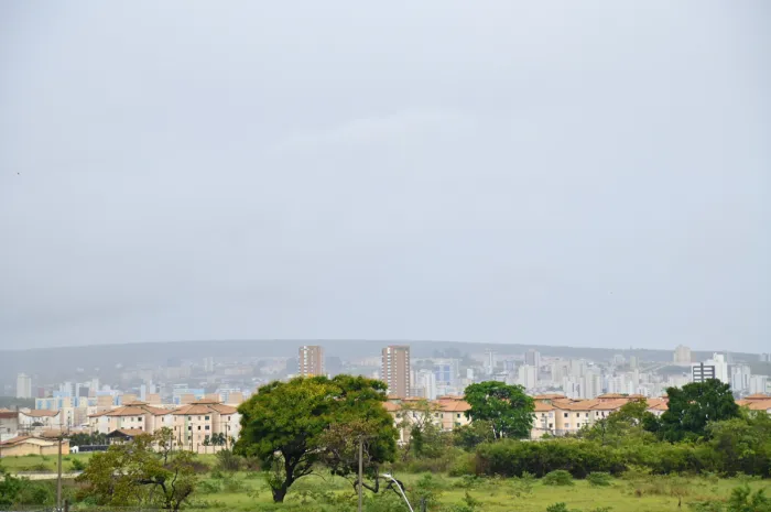 Neblina e frio em pleno verão são fenômenos naturais em Vitória da Conquista, explica Defesa Civil
