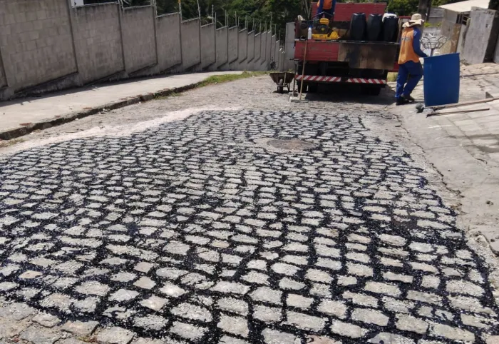 Seinfra inicia a semana com operação tapa-buraco executando serviços em 18 bairros da Capital
