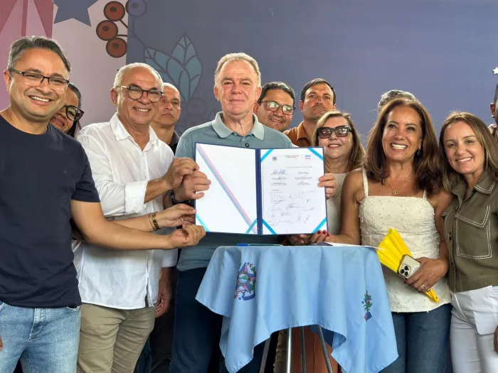 Governo do Estado entrega obras e anuncia novos investimentos em Bom Jesus do Norte