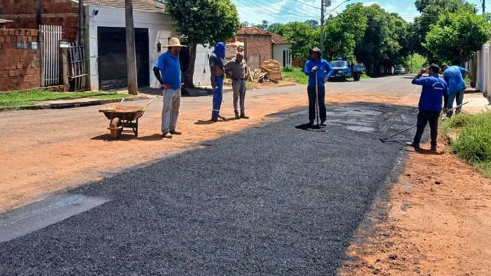 Prefeitura de Araçatuba resolve falha em drenagem que afundou asfalto em rua do Bairro Água Branca