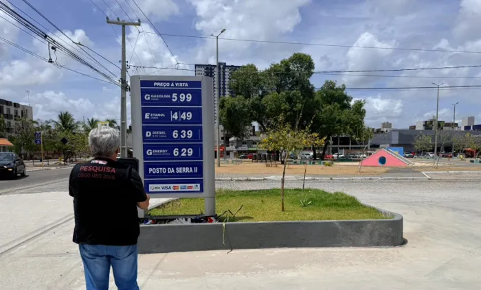 Preço da gasolina comum nas bombas oscila entre R$ 5,75 e R$ 6 em pesquisa realizada em 112 postos