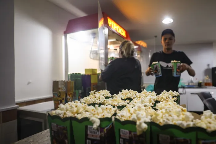 SMAS e RioFilme celebram parceria cultural em sessão de cinema no Cine Carioca Penha