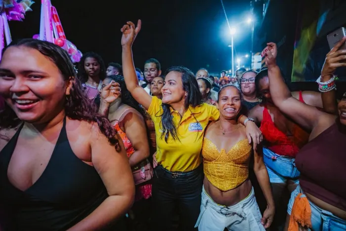 Prefeita Débora celebra primeira noite da Mica Lauro 2026 e faz balanço positivo