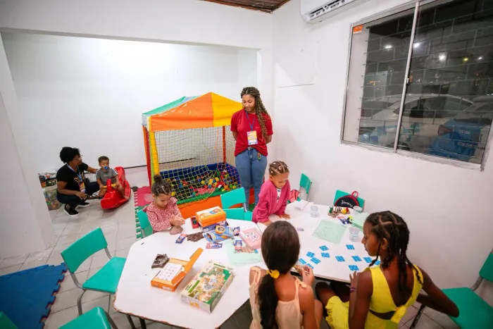 Filhos de ambulantes têm cuidado integral durante a Mica Lauro