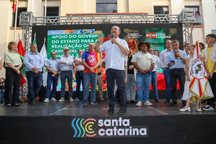 Carnaval de Joaçaba se consolida como opção de turismo em Santa Catarina com o tradicional desfile das escolas de samba