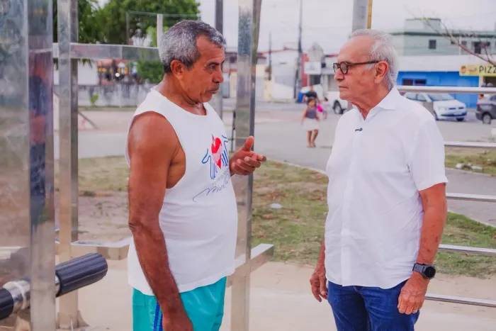 Cícero Lucena entrega equipamentos de calistenia em cinco praças e parques de João Pessoa