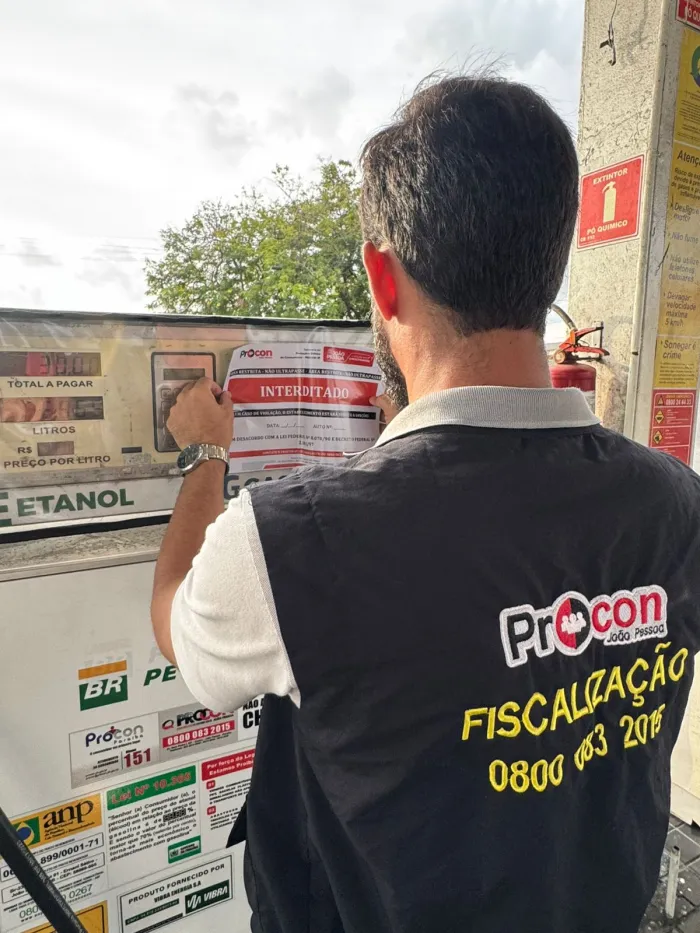 Bomba em posto de combustível no Ernani Sátiro é interditada por possível irregularidade na vazão