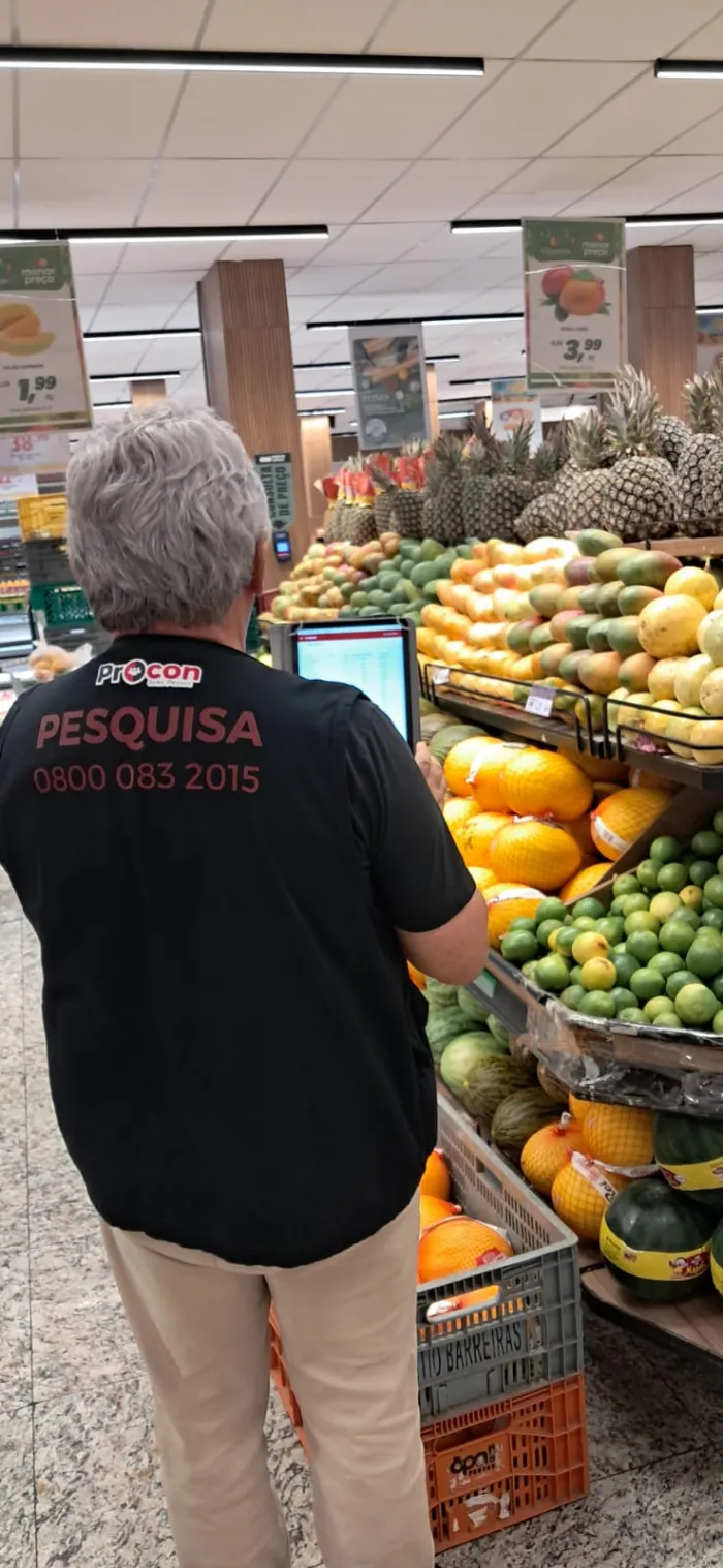 Diferença no preço do kiwi chega a R$ 51,52 entre supermercados e feiras livres em pesquisa de hortifrútis
