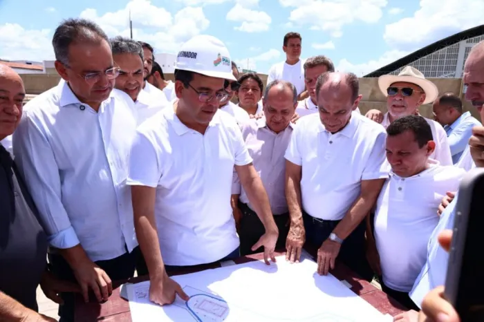 Mais emprego e lazer: Governador visita obras de centro comercial e espaço esportivo em Oeiras