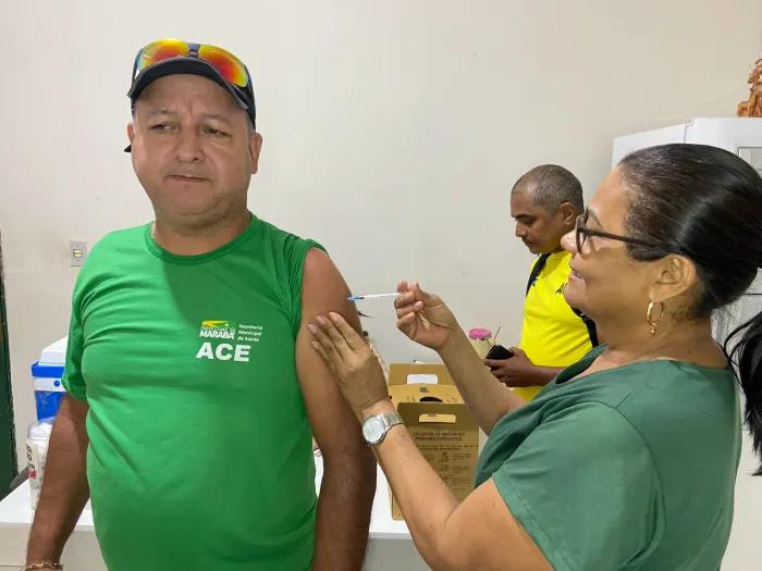 Saúde: Visat e Vigilância Ambiental levam palestra, consulta médica e atualização vacinal para ACEs e servidores do CCZ
