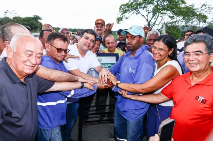 Rafael Fonteles inaugura ponte e novo asfalto da PI-239 em Santa Rosa do Piauí