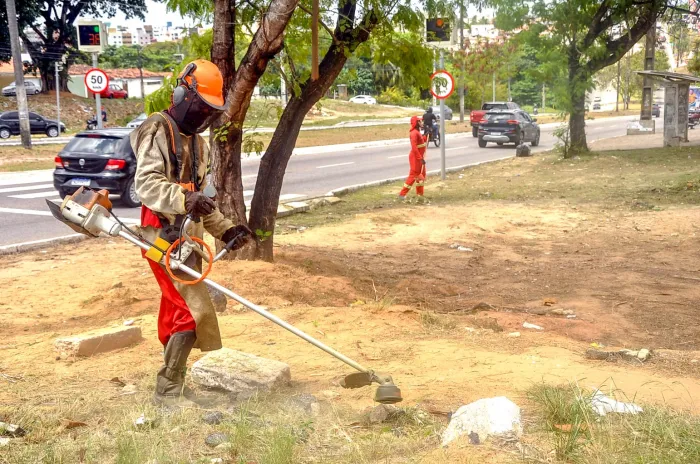 Emlur realiza operação de conservação em diversos bairros de João Pessoa