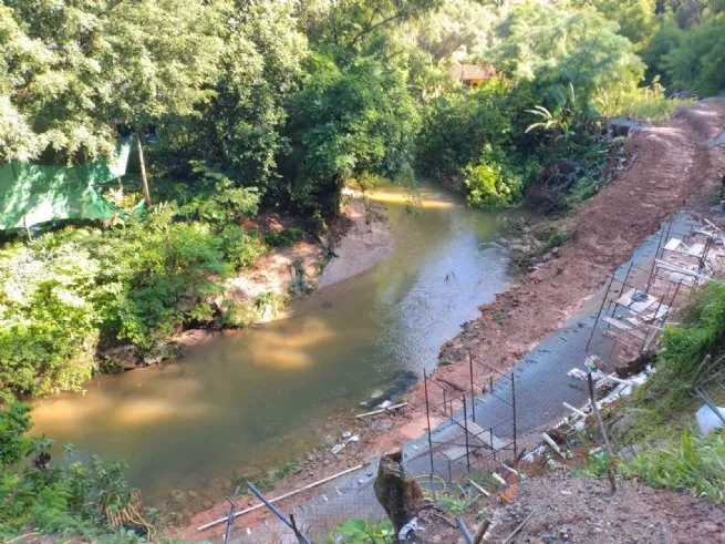 Prefeitura de São Sebastião realiza ações de rescaldo após fortes chuvas em Boiçucanga