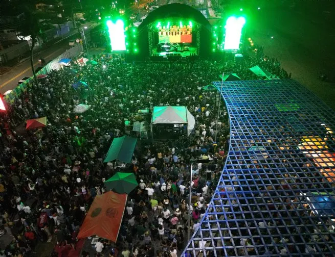 Ferrugem e Mari Fernandez são atrações do último fim de semana do Festival de Verão São Sebastião na praia de Boiçucanga