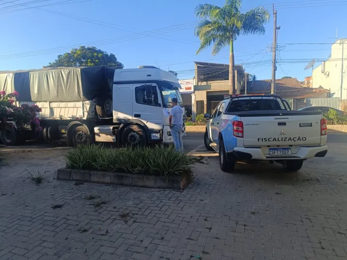 Operação volante flagra transporte irregular de pimenta-do-reino e café no Norte do Estado