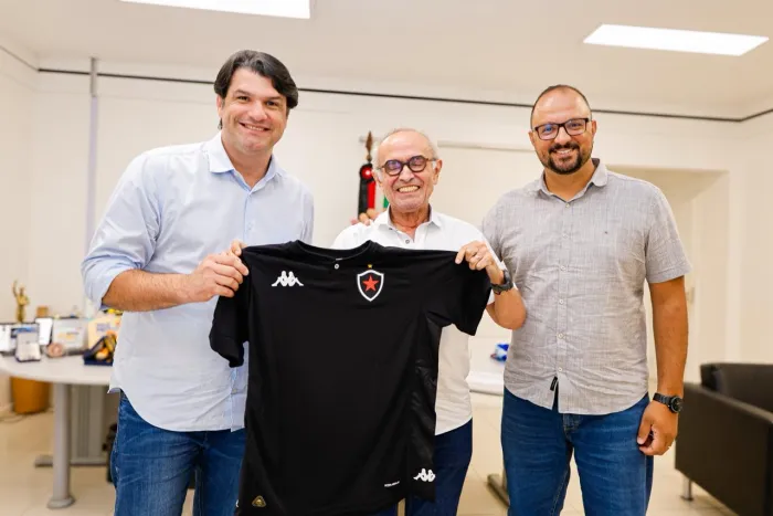 Cícero Lucena renova patrocínio da Prefeitura ao Botafogo-PB e amplia ações sociais