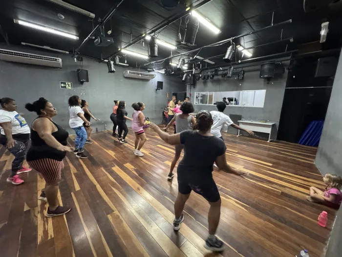 Aulas gratuitas de dança movimentam Lauro de Freitas com o projeto GINGA