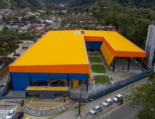 Governador Tarcísio de Freitas e prefeito Reinaldinho Moreira entregam nova escola e creche em Juquehy 