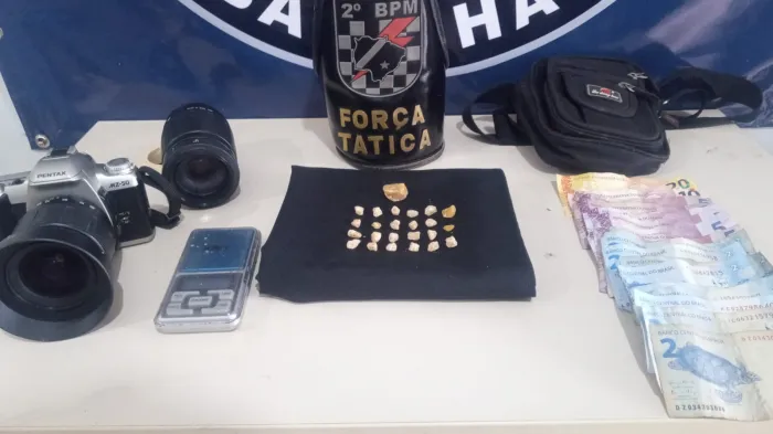 Polícia Militar em Três Lagoas apreende autor de tráfico de drogas