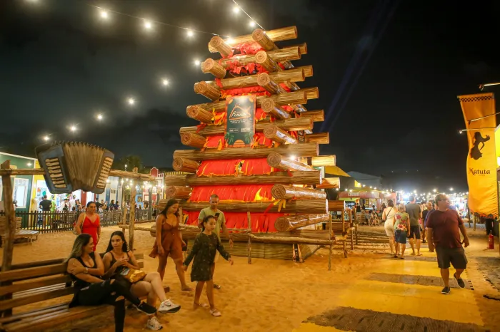 Cidade do Forró recebe público até a terça-feira de Carnaval