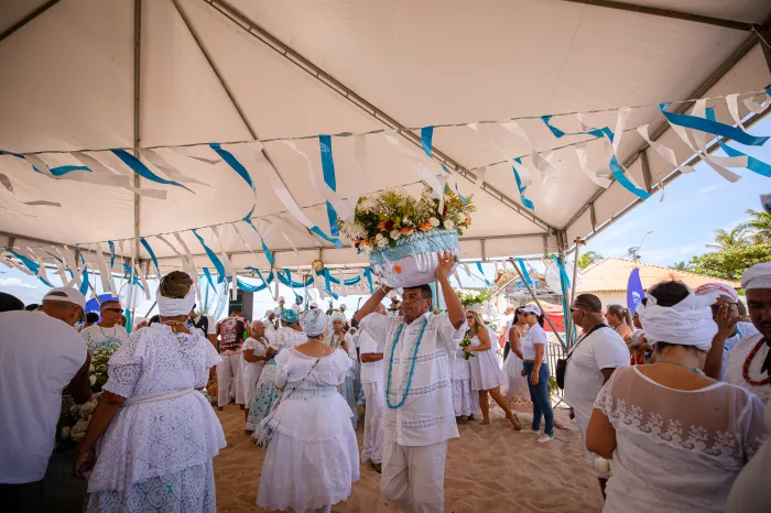 Festa de Iemanjá em Buraquinho destaca fé, organização e participação popular
