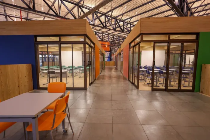 Governo de SP abre ano letivo com ida à unidade modelo e entregas de escola e creche em São Sebastião