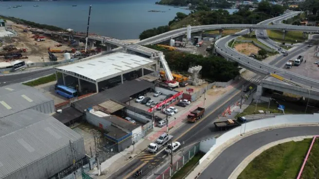 Governador vistoria novo acesso viário ao Porto de São Sebastião que tem com 92% das obras concluídas