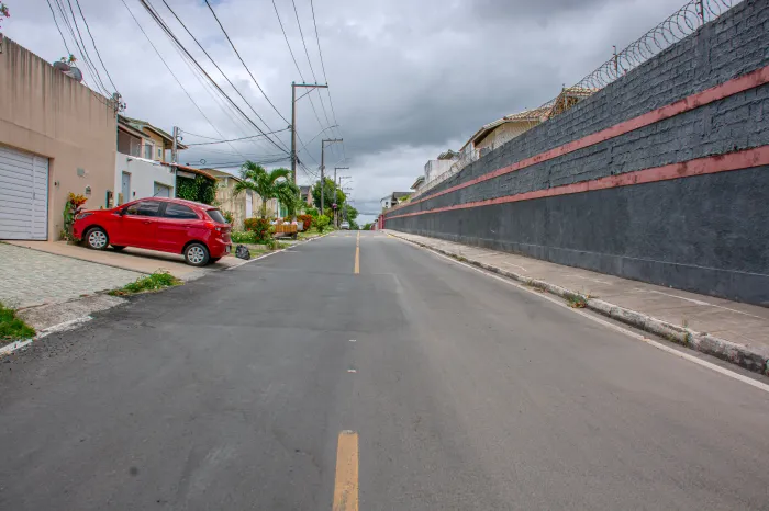 Prefeita Débora Regis vistoria obra concluída do Programa Pavimenta Lauro em Buraquinho
