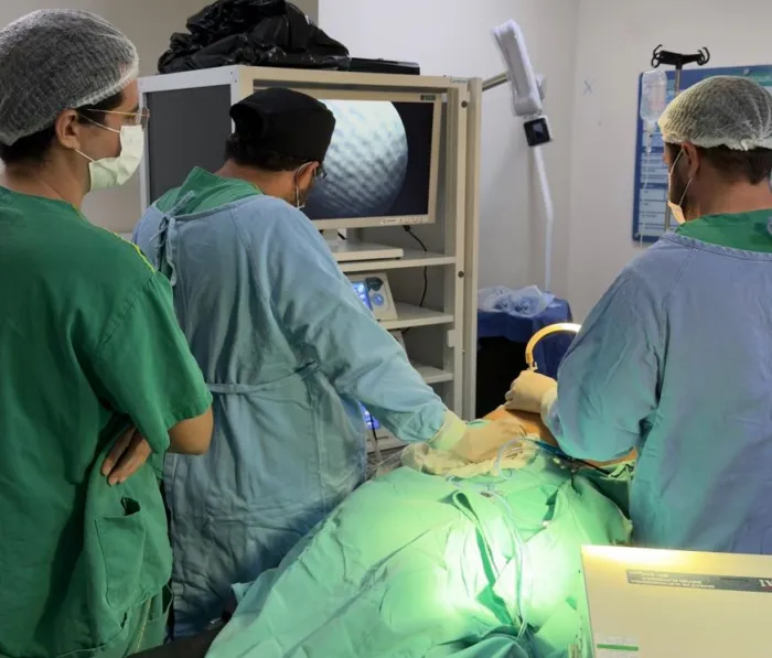 Hospital Regional de Patos realiza cirurgia oncológica por videolaparoscopia e reforça regionalização da saúde no Sertão