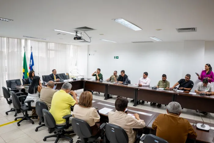 Catulé Júnior reúne representantes de entidades para detalhar lei sobre segurança no turismo